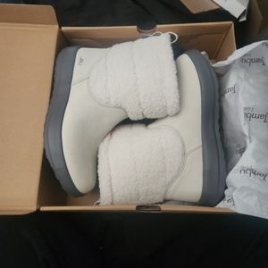 Womens  Boots  7.5 JBU white